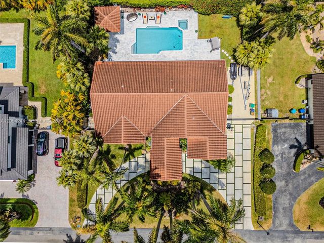 11929 SW 72 TER, Miami, FL 33183