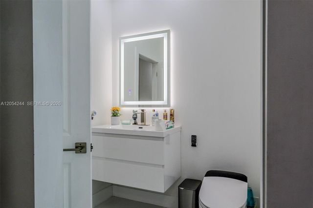 11929 SW 72 TER, Miami, FL 33183