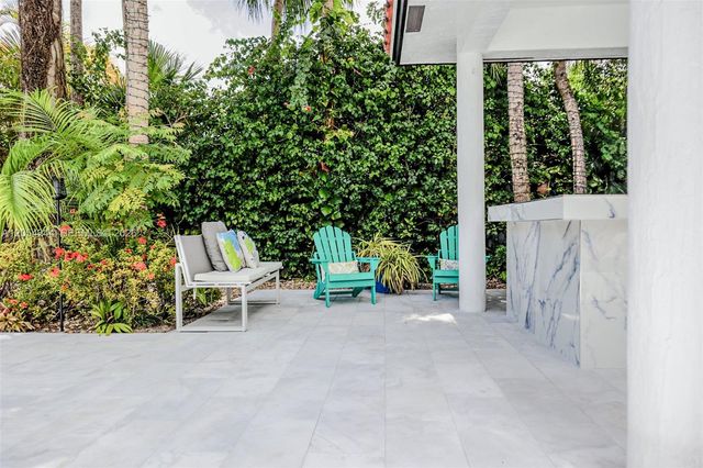 11929 SW 72 TER, Miami, FL 33183