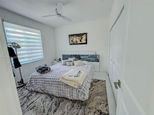 11929 SW 72 TER, Miami, FL 33183