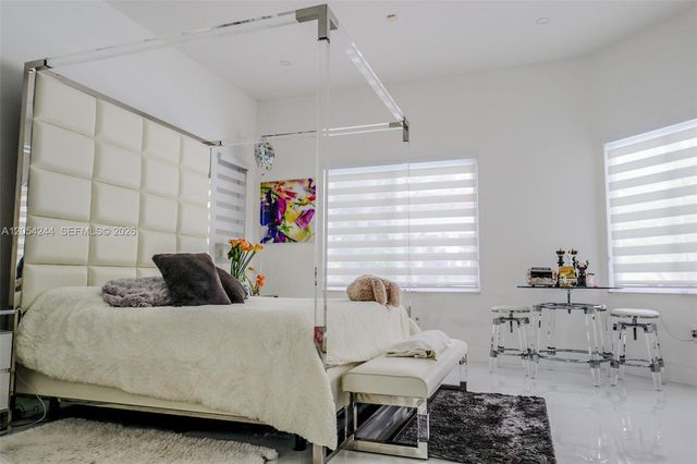 11929 SW 72 TER, Miami, FL 33183