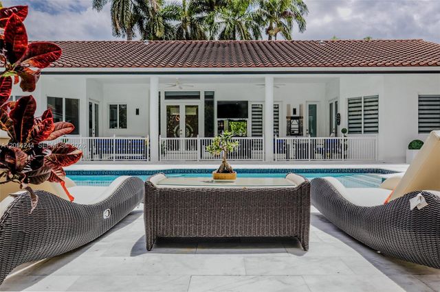 11929 SW 72 TER, Miami, FL 33183