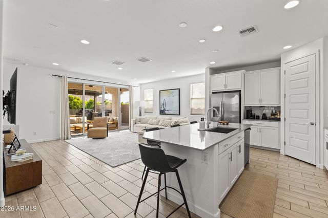 9445 W HEATHERBRAE Drive, Phoenix, AZ 85037