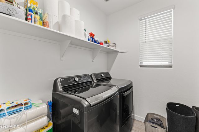 9445 W HEATHERBRAE Drive, Phoenix, AZ 85037