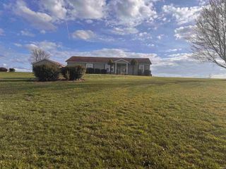 8677 S 450 E Road, Ferdinand, IN 47532