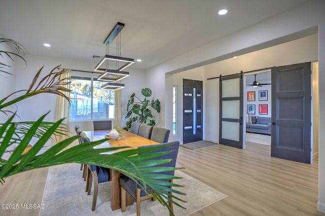 9980 E Sabino Estates Drive, Tucson, AZ 85749