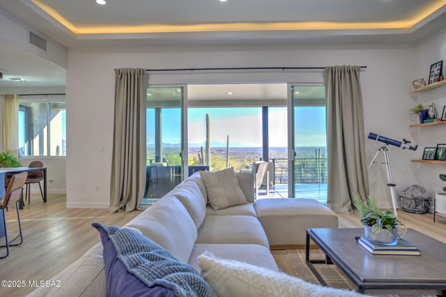 9980 E Sabino Estates Drive, Tucson, AZ 85749