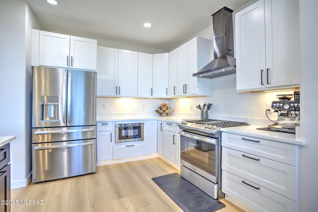 9980 E Sabino Estates Drive, Tucson, AZ 85749