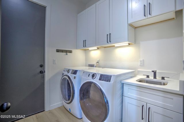 9980 E Sabino Estates Drive, Tucson, AZ 85749