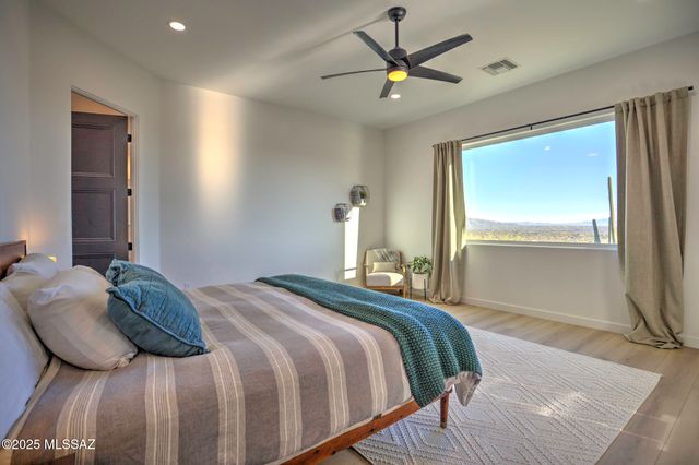 9980 E Sabino Estates Drive, Tucson, AZ 85749