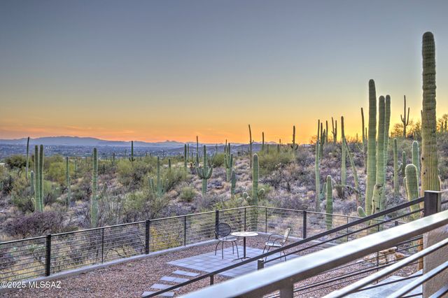 9980 E Sabino Estates Drive, Tucson, AZ 85749