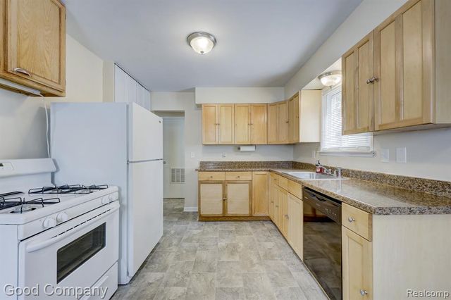 22362 Masch Avenue, Warren, MI 48091