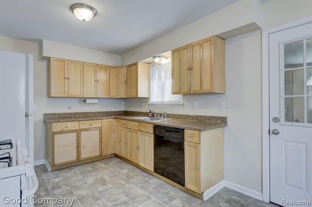 22362 Masch Avenue, Warren, MI 48091