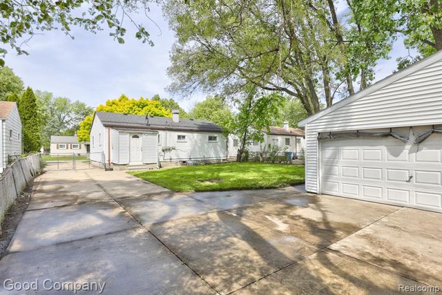 22362 Masch Avenue, Warren, MI 48091