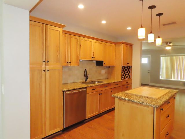 2277 S LAGOON CIRCLE, Clearwater, FL 33765