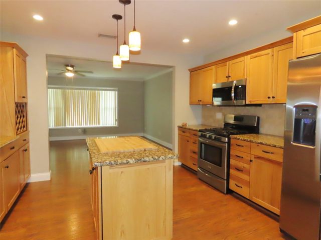 2277 S LAGOON CIRCLE, Clearwater, FL 33765