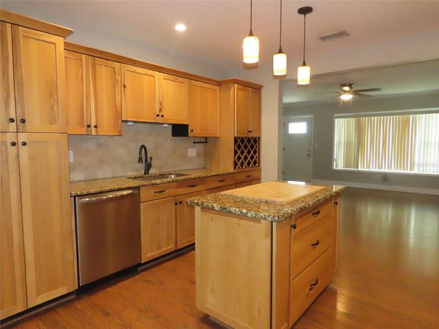 2277 S LAGOON CIRCLE, Clearwater, FL 33765