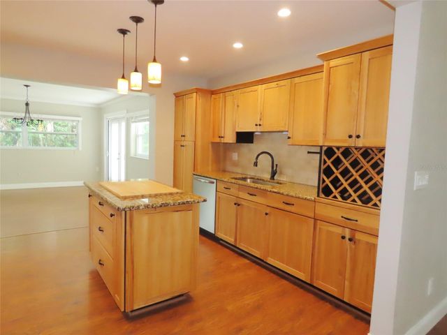 2277 S LAGOON CIRCLE, Clearwater, FL 33765