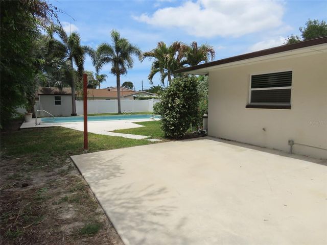 2277 S LAGOON CIRCLE, Clearwater, FL 33765