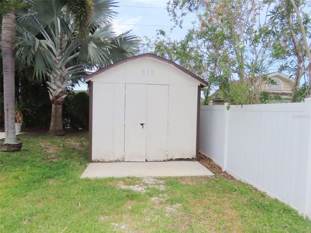 2277 S LAGOON CIRCLE, Clearwater, FL 33765