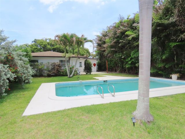 2277 S LAGOON CIRCLE, Clearwater, FL 33765