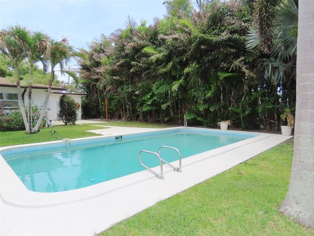 2277 S LAGOON CIRCLE, Clearwater, FL 33765