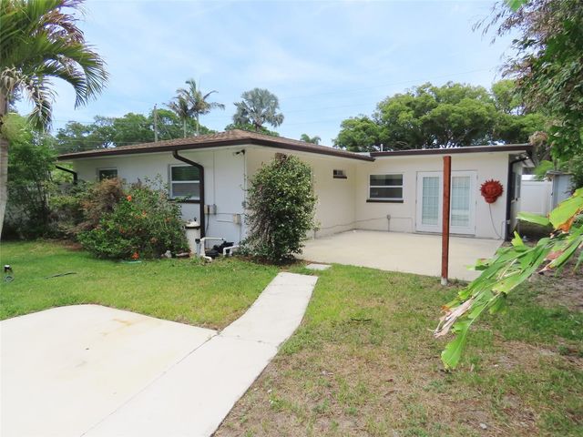 2277 S LAGOON CIRCLE, Clearwater, FL 33765