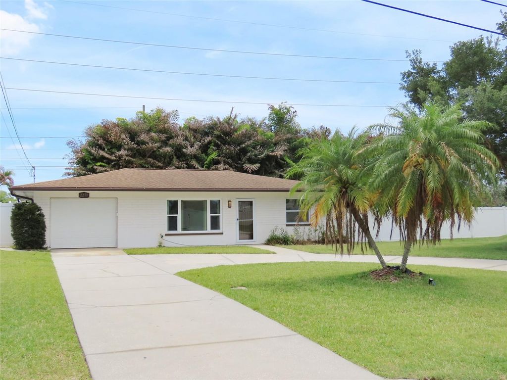 2277 S LAGOON CIRCLE, Clearwater, FL 33765