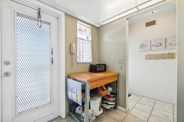 108 NE 20th Avenue NE 201, Boynton Beach, FL 33435