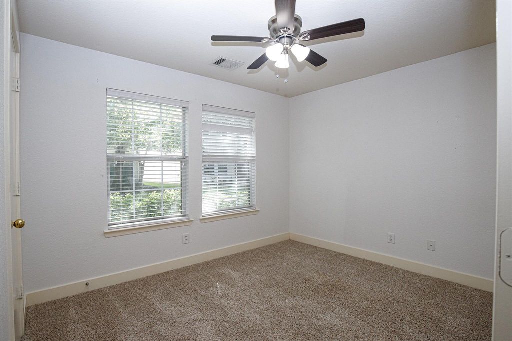 Image 12 of property listing at 3970 Southern Bend, Missouri City, TX 77459
