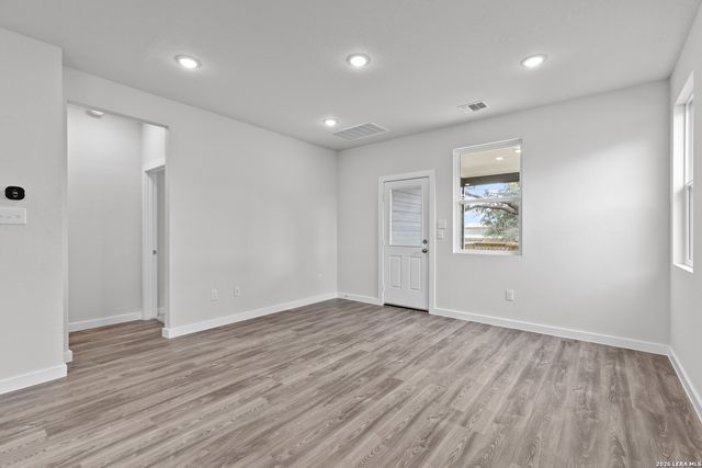 9982 Chavaneaux Lndg, San Antonio, TX 78221