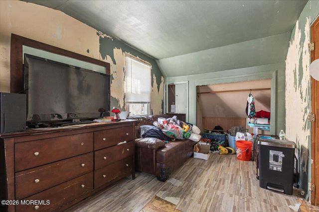 15 Woody Terrace, Hazlet, NJ 07734