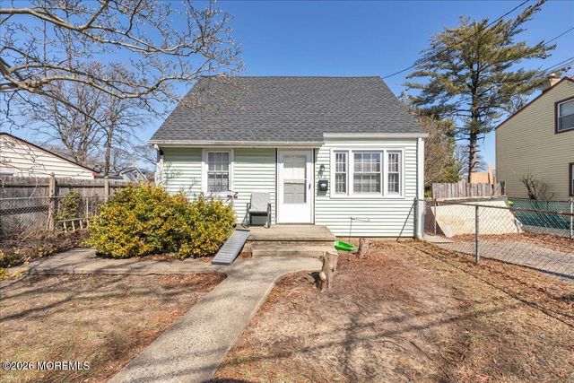 15 Woody Terrace, Hazlet, NJ 07734