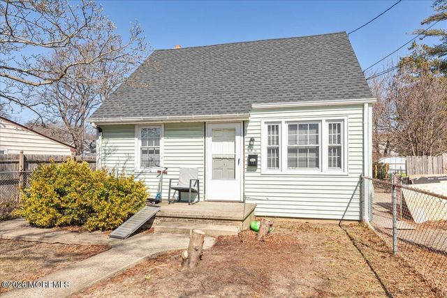 15 Woody Terrace, Hazlet, NJ 07734