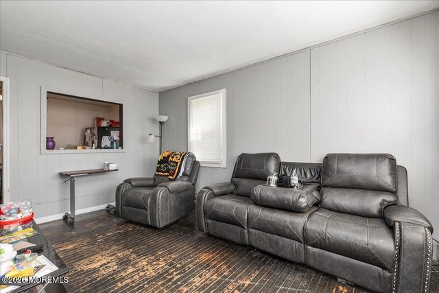 15 Woody Terrace, Hazlet, NJ 07734