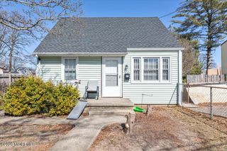 15 Woody Terrace, Hazlet, NJ 07734