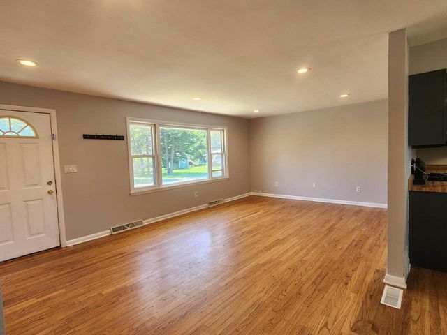 W1326 HoneySuckle ROAD, Genoa City, WI 53128