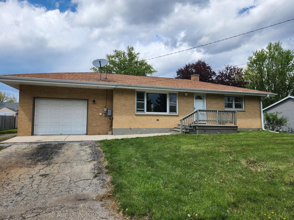 W1326 HoneySuckle ROAD, Genoa City, WI 53128