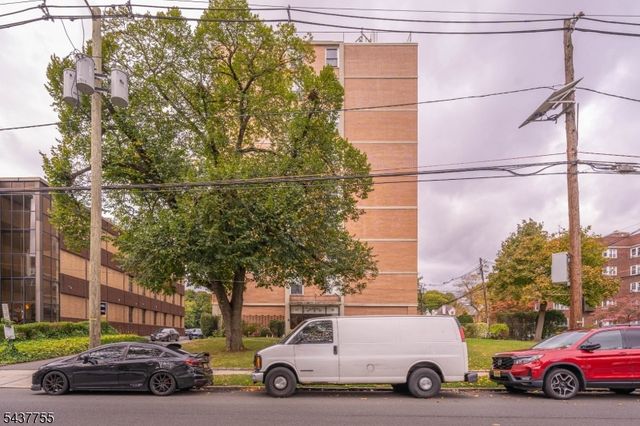 704 N Broad St 1D, Elizabeth City, NJ 07208