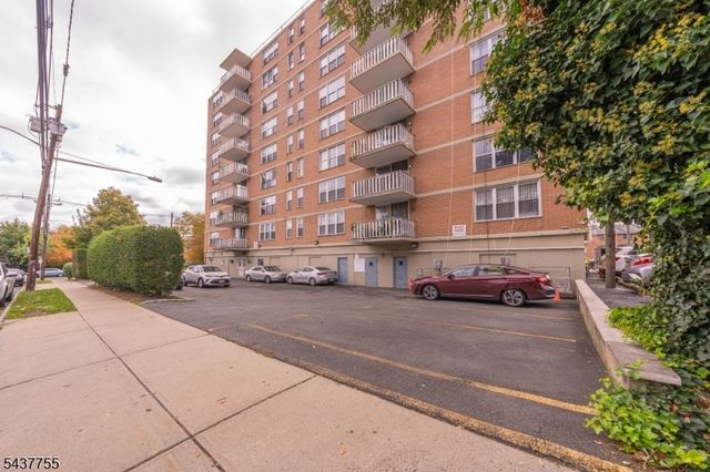 704 N Broad St 1D, Elizabeth City, NJ 07208