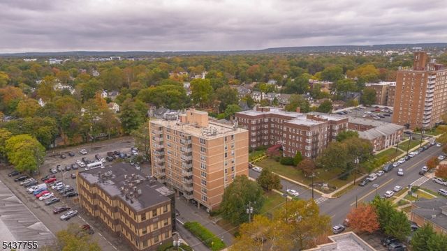 704 N Broad St 1D, Elizabeth City, NJ 07208