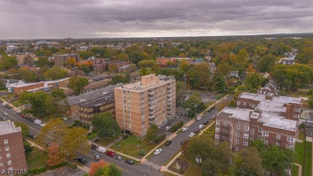 704 N Broad St 1D, Elizabeth City, NJ 07208