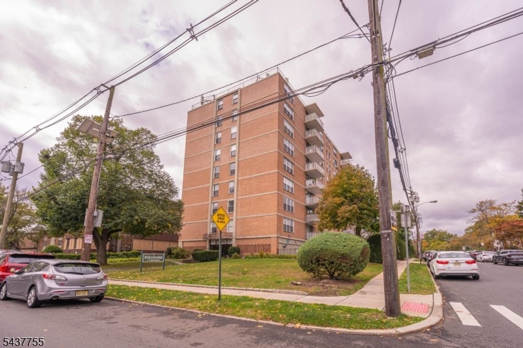 704 N Broad St 1D, Elizabeth City, NJ 07208