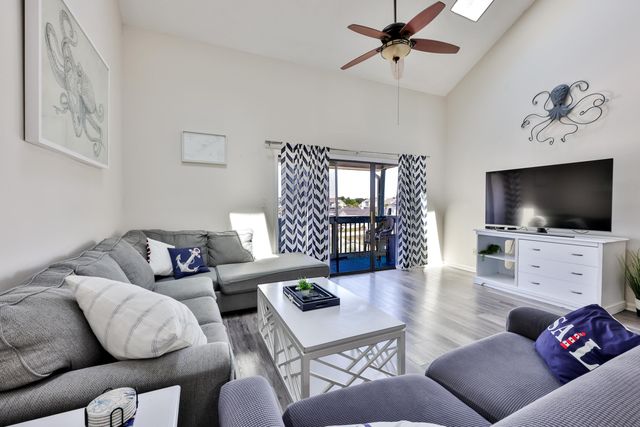 1880 Auburn Ln Apt 24E, Surfside Beach, SC 29575