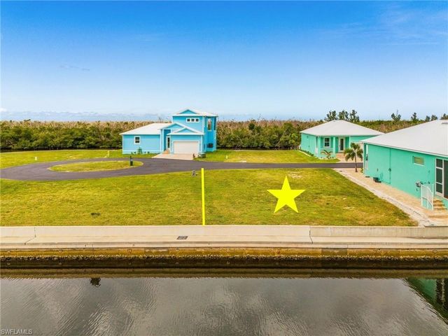 3004 Trawler LN, St. James City, FL 33956