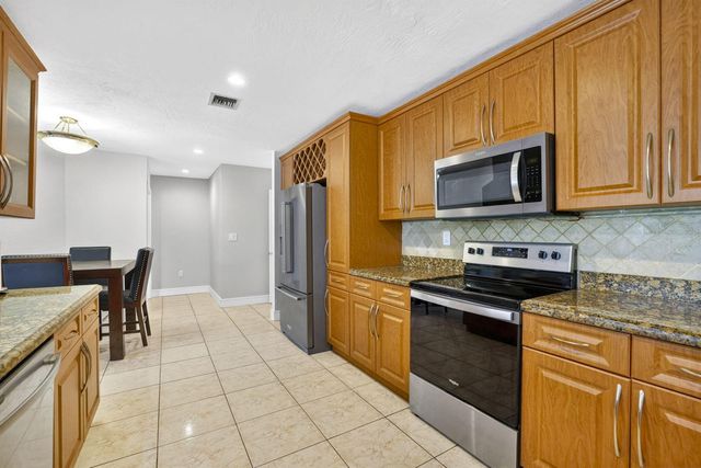 2403 NW 118th Terrace, Coral Springs, FL 33065