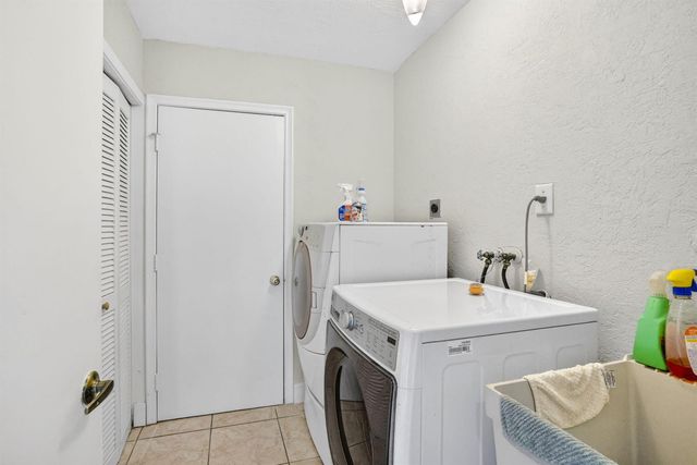 2403 NW 118th Terrace, Coral Springs, FL 33065