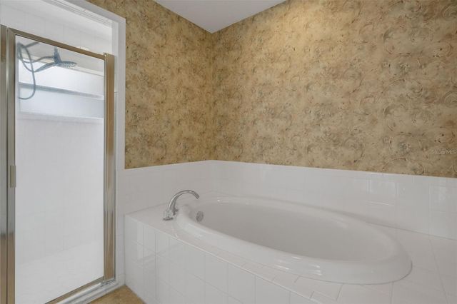 654 LAKE CLARK PLACE, Lakeland, FL 33813