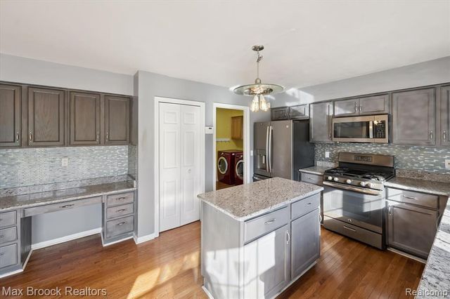 5872 Meadowview Drive, Plymouth, MI 48187