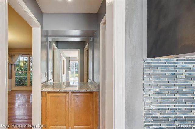 5872 Meadowview Drive, Plymouth, MI 48187